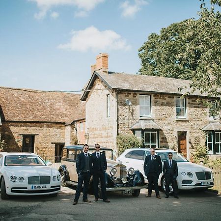 Slapton Manor Bed & Breakfast Towcester Exterior photo