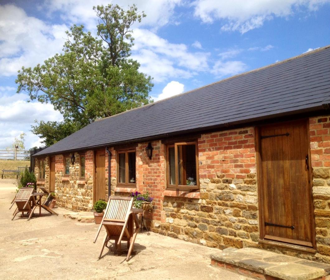 Slapton Manor Bed & Breakfast Towcester Exterior photo