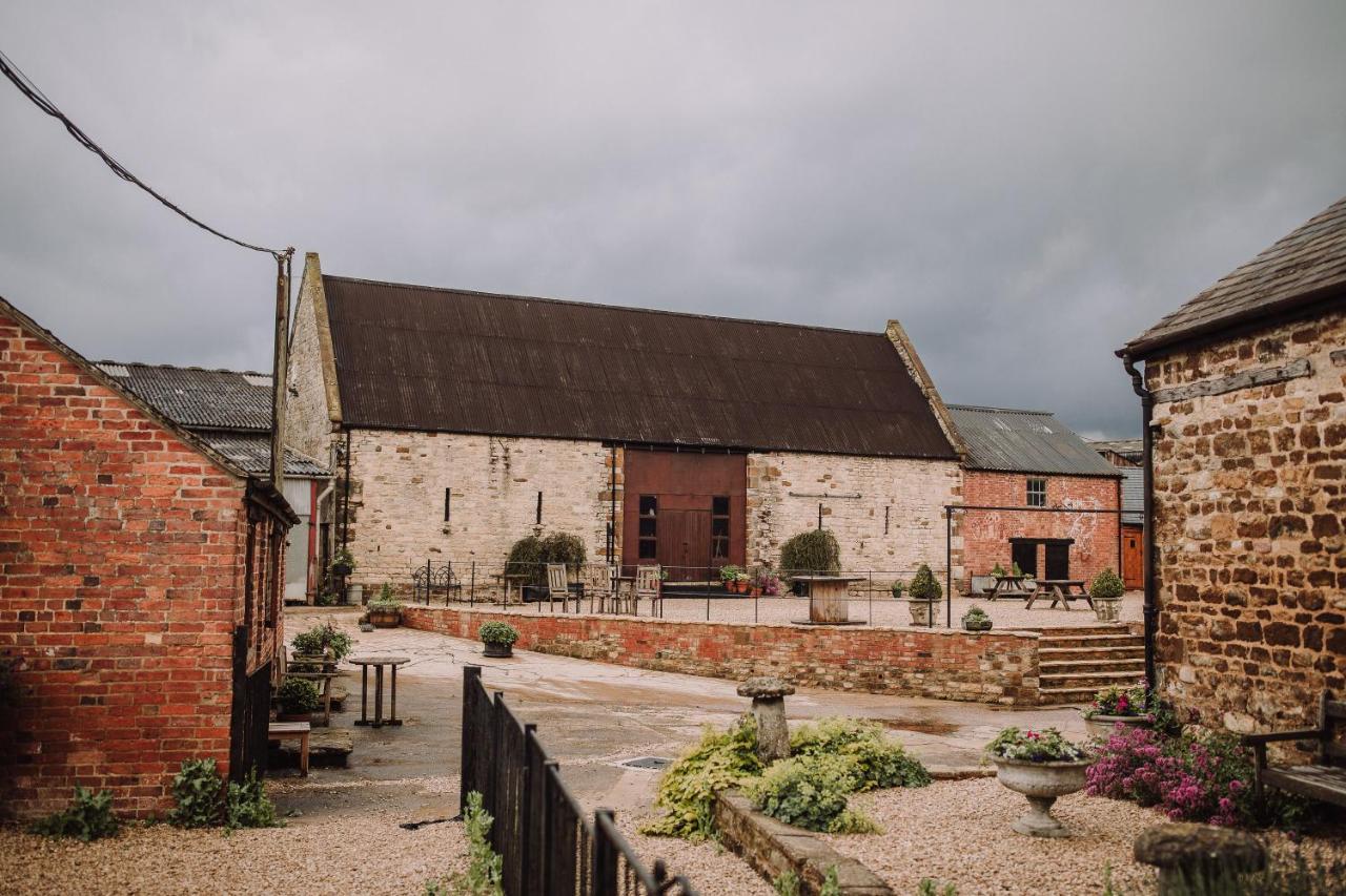 Slapton Manor Bed & Breakfast Towcester Exterior photo